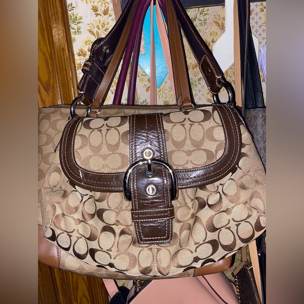 Authentic Coach Shoulder Purse Used Great condition